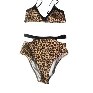 🌸 Cupshe Two-Piece Leopard Print Swimsuit – Women’s Size Small (New Without Tag